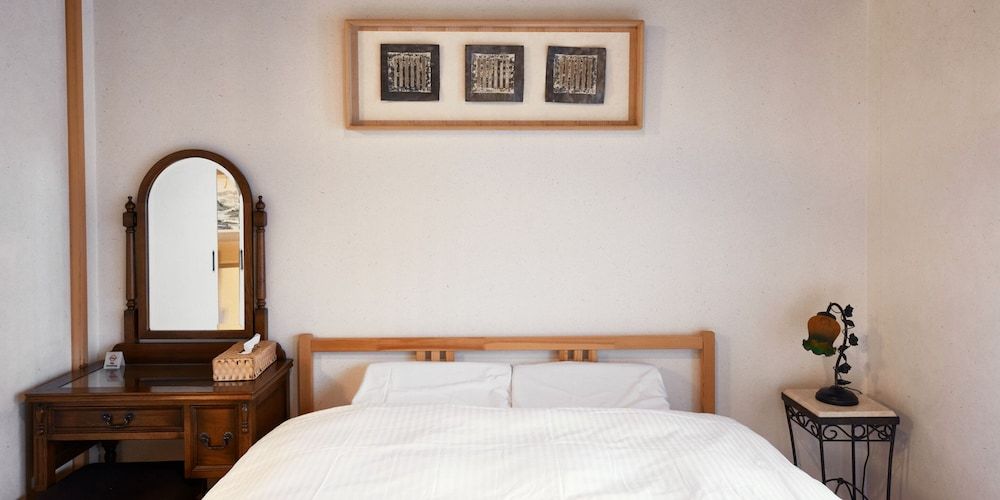 Kyomachiya KANAU Japanese Style Townhouse, up to 5 people 4