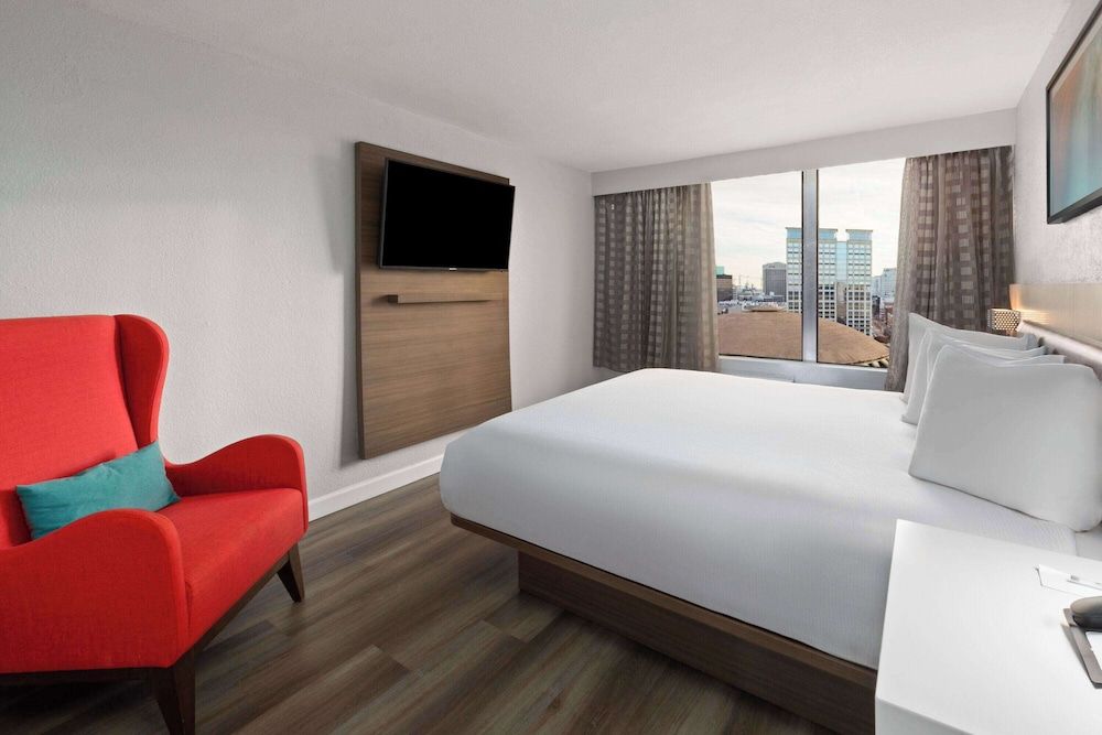 Junior Suite, Non Smoking (1 King Bed)