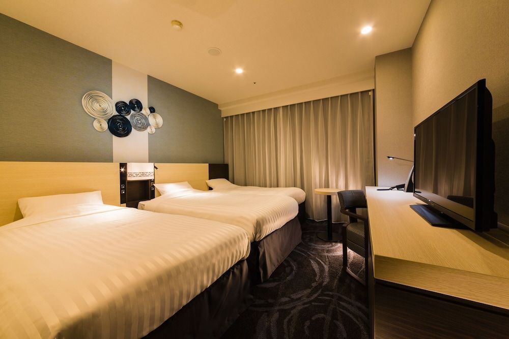 Triple Room, Smoking