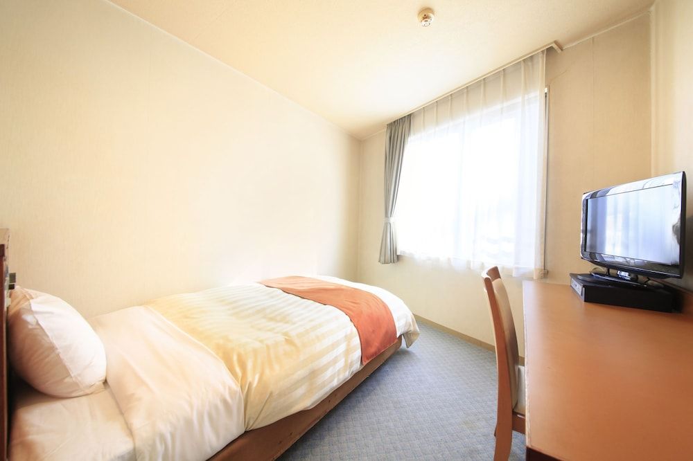 Standard Single Room, Smoking