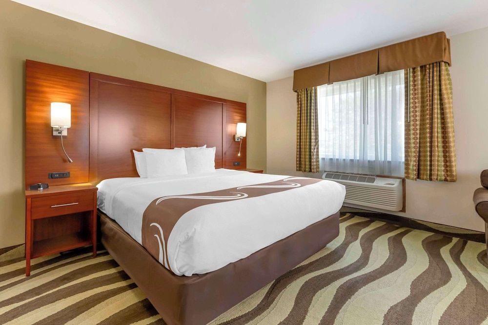 Suite, 1 King Bed, Non Smoking, Hot Tub