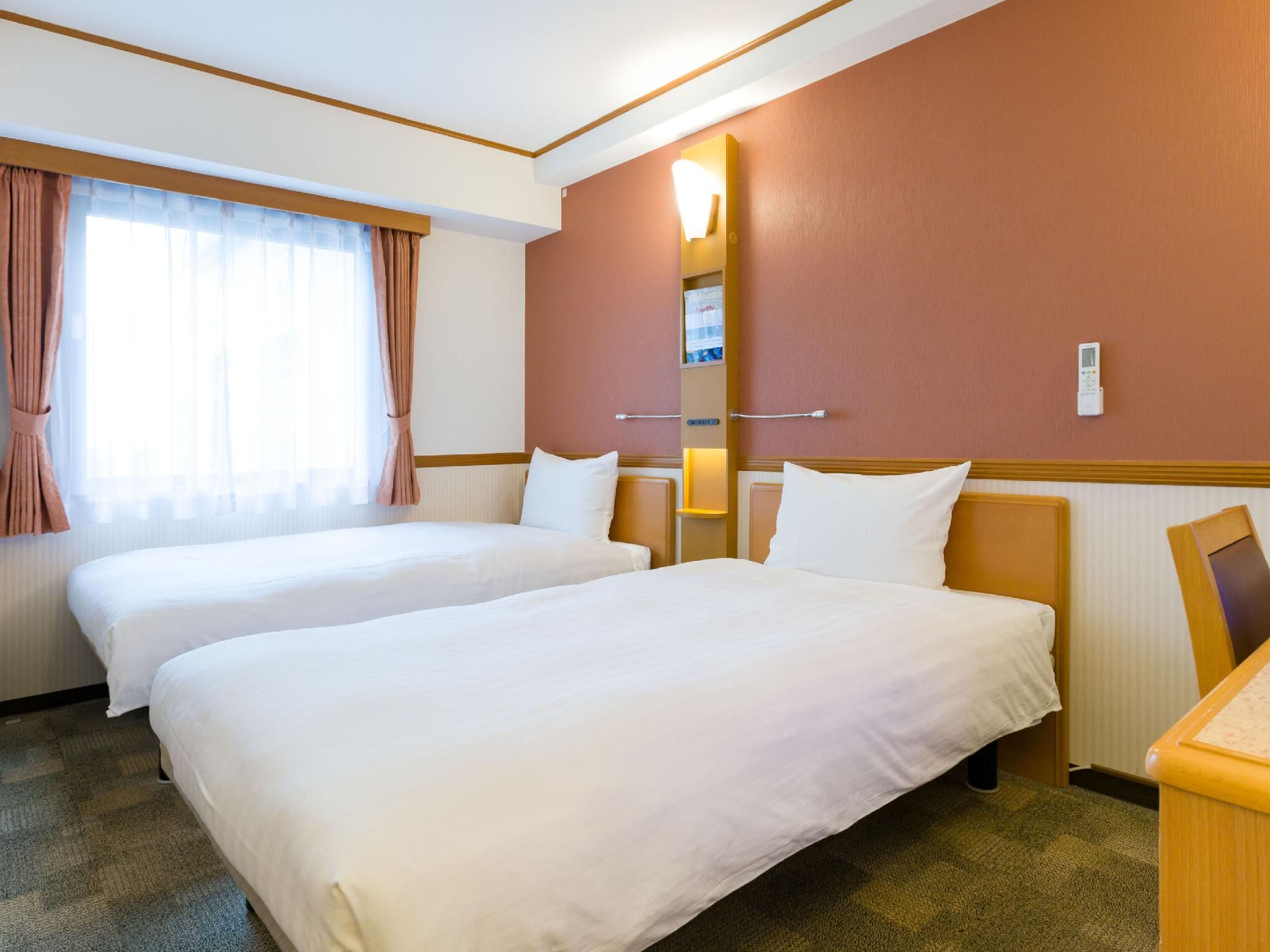Twin Room - Non-Smoking