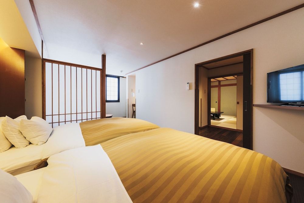 Corner Japanese Suite