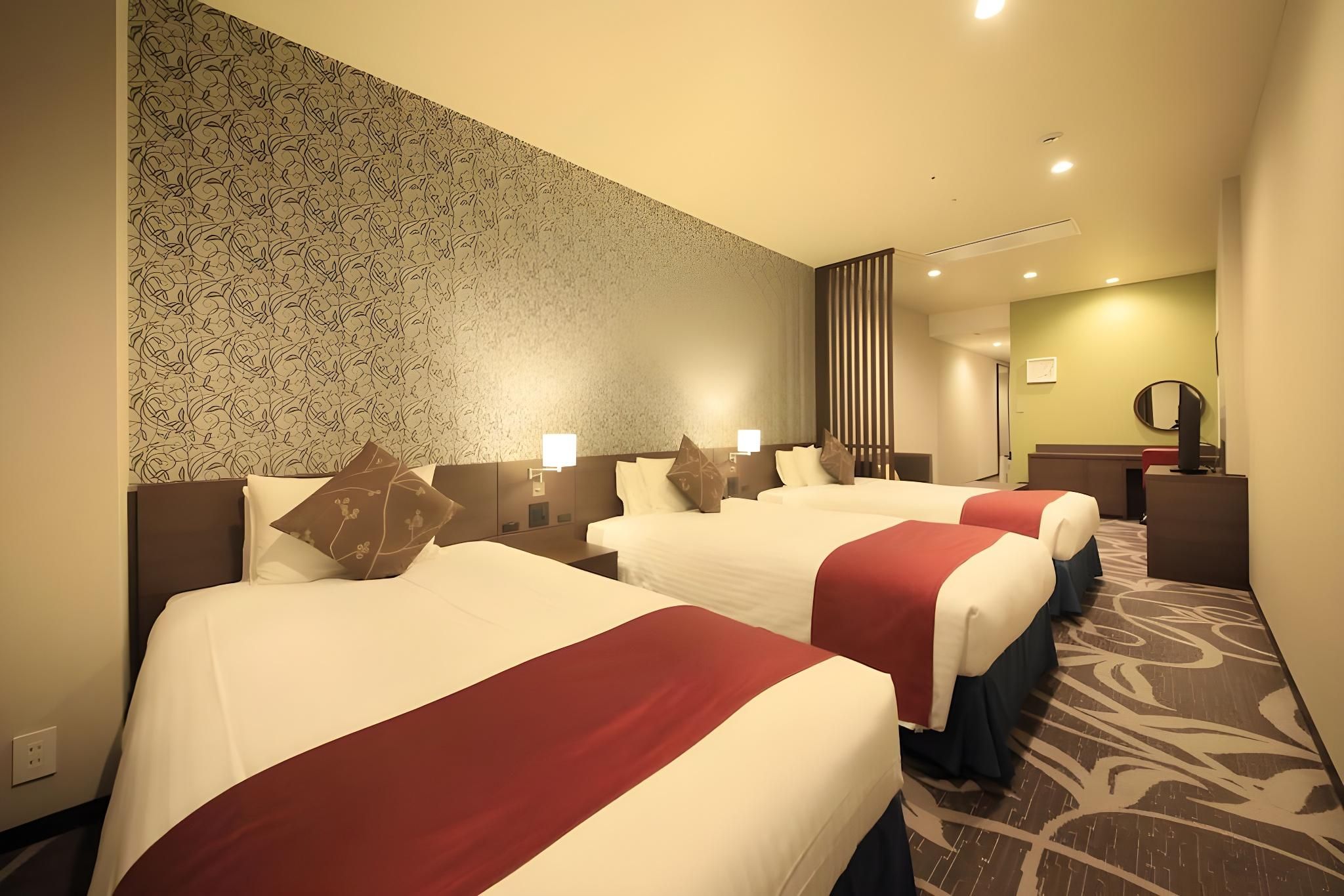 Deluxe Triple Room with Extra Bed - Non-Smoking