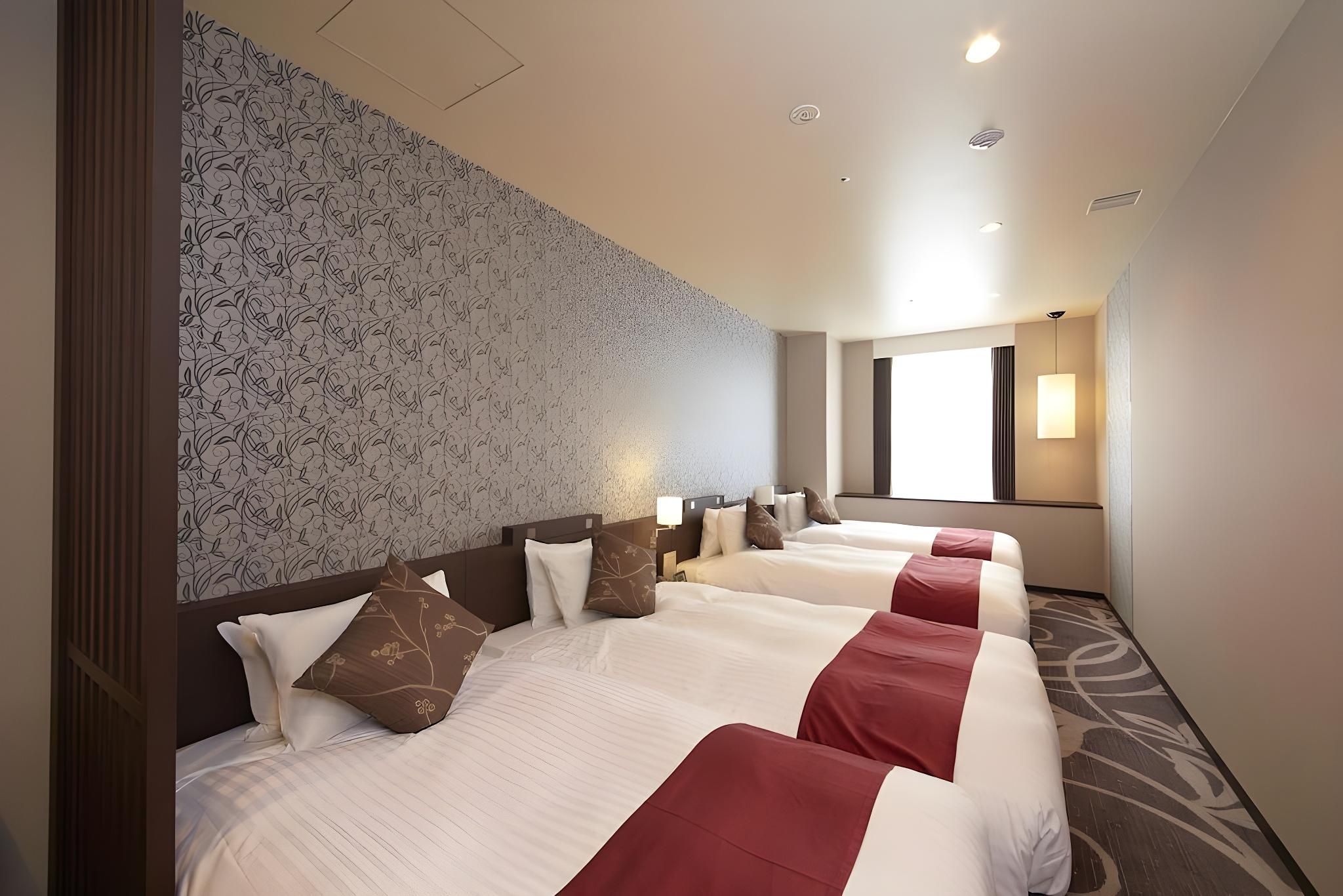 Deluxe Triple Room with Extra Bed - Non-Smoking