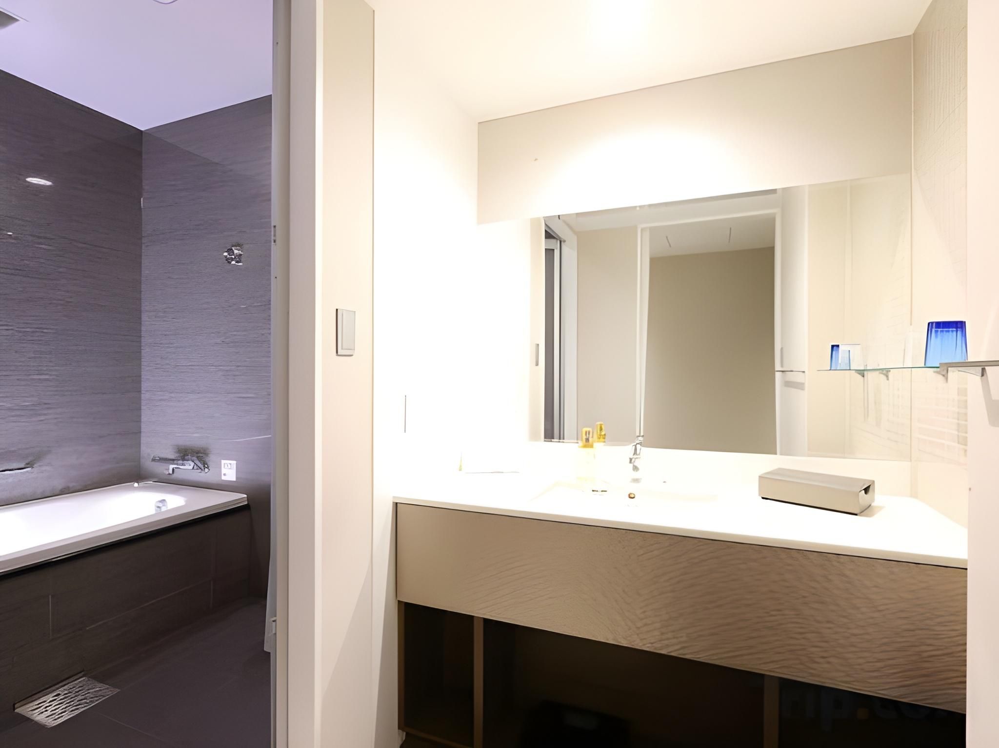 Deluxe Triple Room with Extra Bed - Non-Smoking