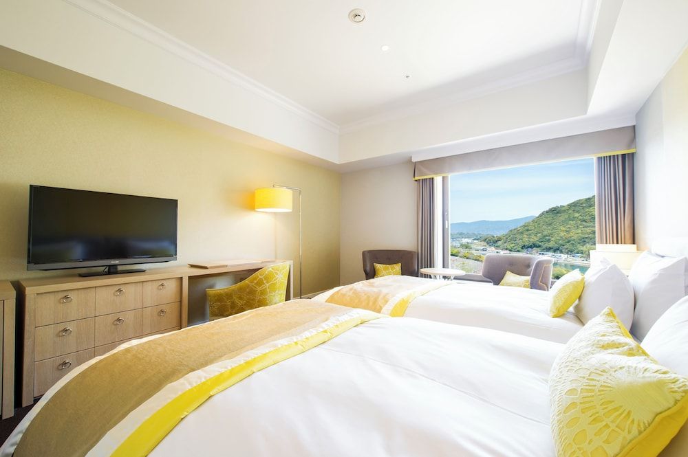 Premium Twin Room Station View, Non Smoking