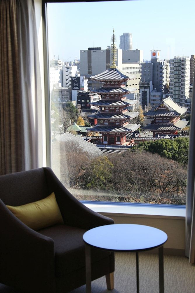 Premier Triple Room, Non Smoking (with 1 extra bed for 3 people)