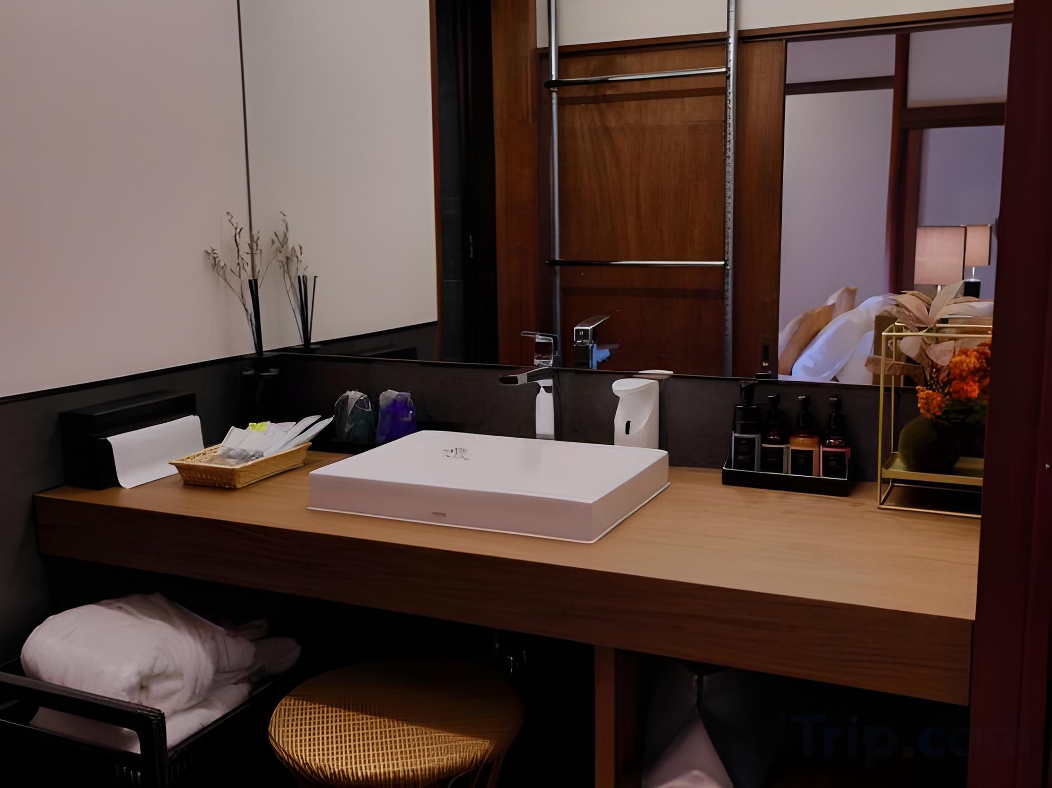 Suite with Open-Air Bath