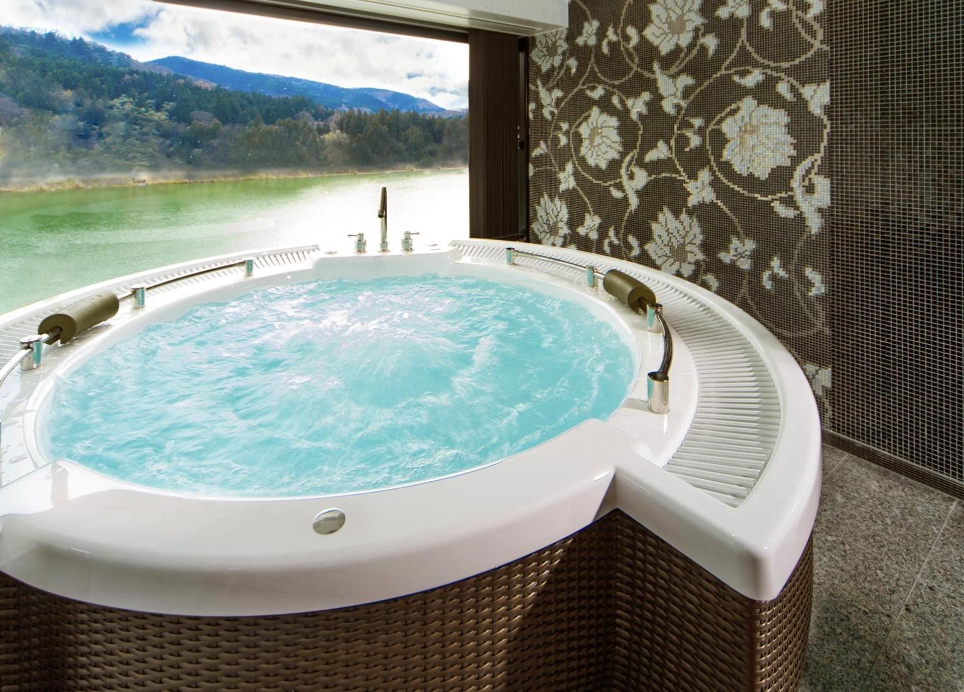 Japanese-Style Deluxe Suite