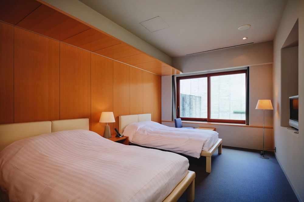 Deluxe Suite, 1 Bedroom, Non Smoking, River View (213)