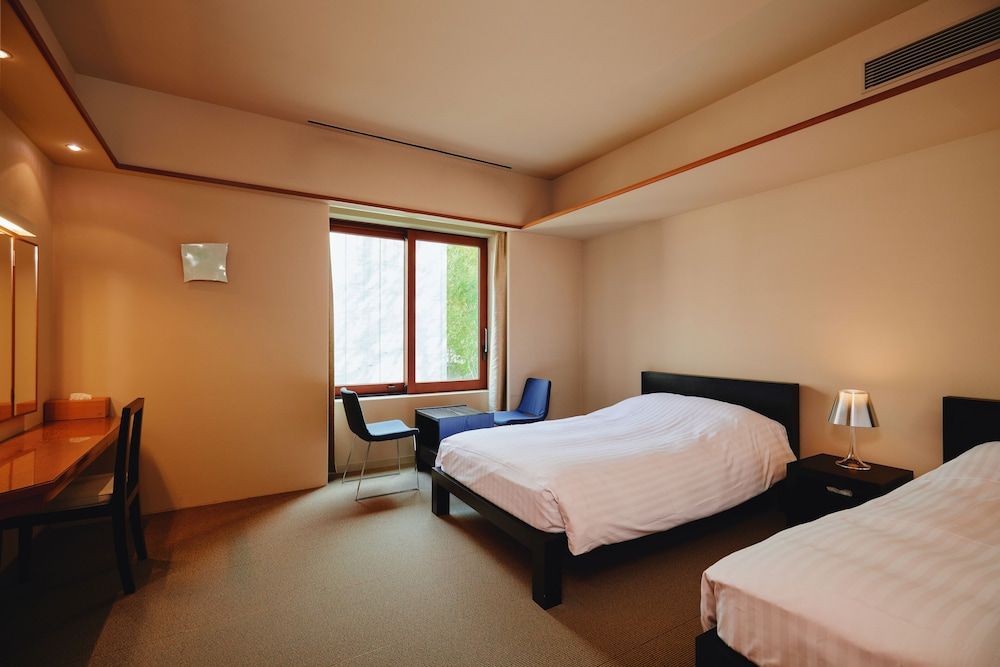 Superior Suite, 2 Bedrooms, Non Smoking, River View (214)