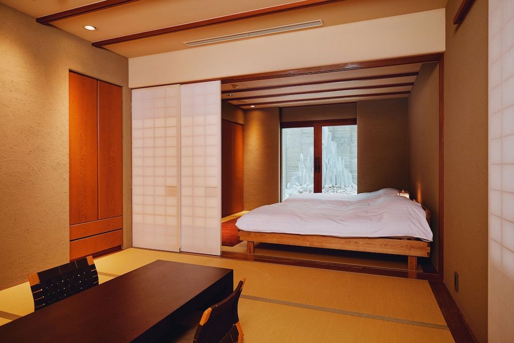 Superior Suite with Hot Spring Bath, 1 Bedroom, Non Smoking, River View (114)