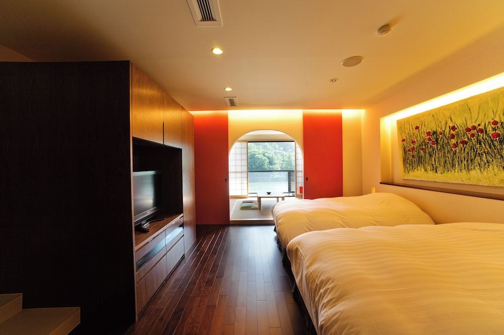 Room, Non Smoking, River View (305)
