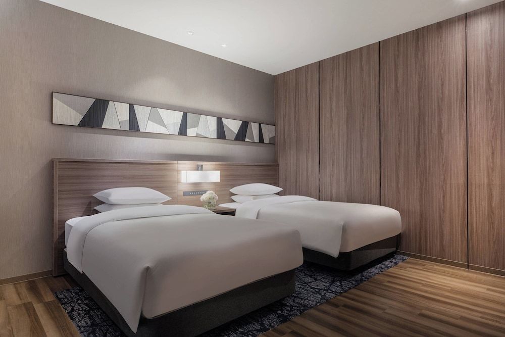 Suite, 2 Twin Beds, Garden View