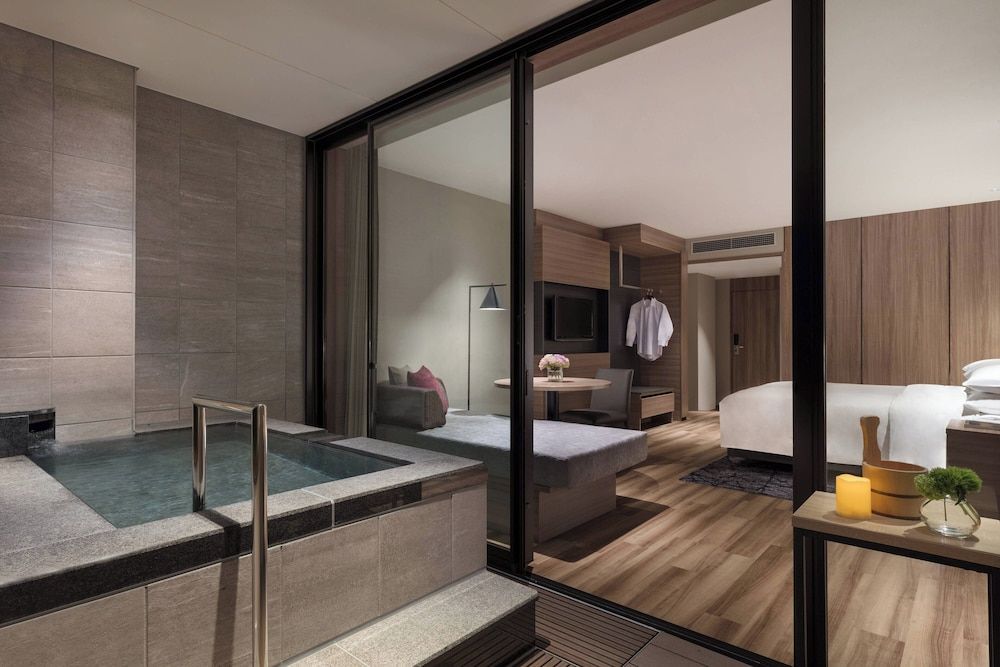 Deluxe Room, 1 King Bed, Garden View (with Outside Hot Spring)