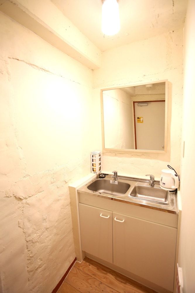 Yadoya Guest House Orange - Hostel Basic Shared Dormitory, 1 Bedroom (Male and Female Guest Mixed) 7