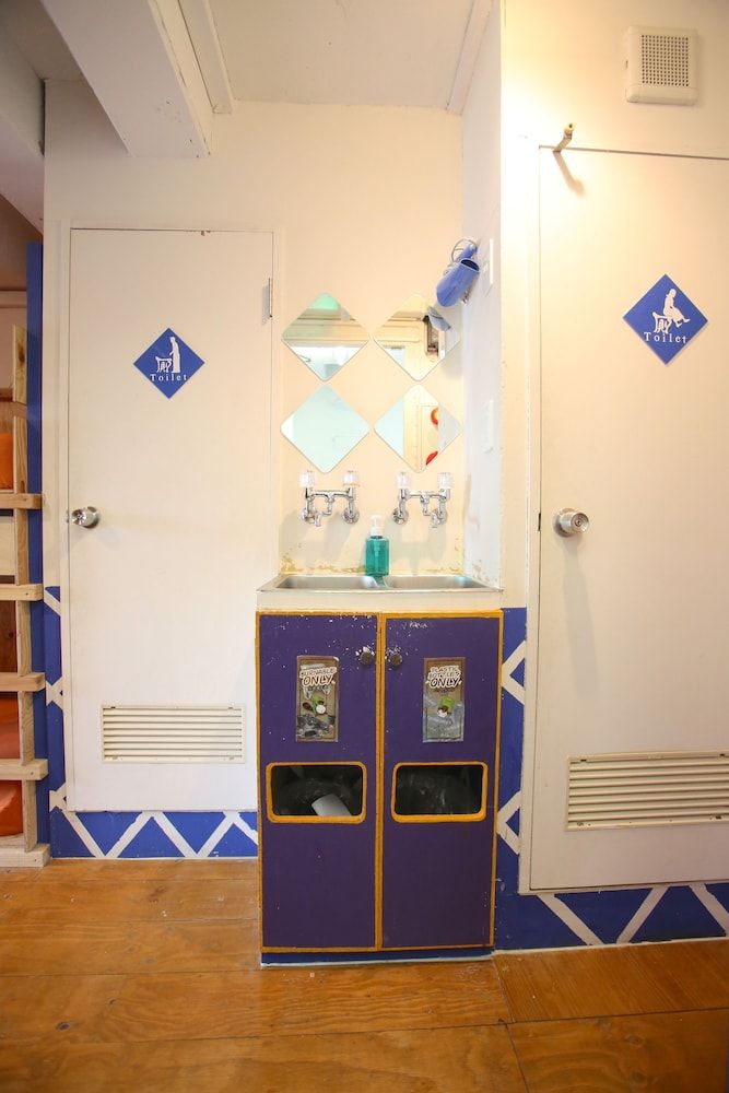 Yadoya Guest House Orange - Hostel Economy Shared Dormitory (Male and Female Guest Mixed) 10