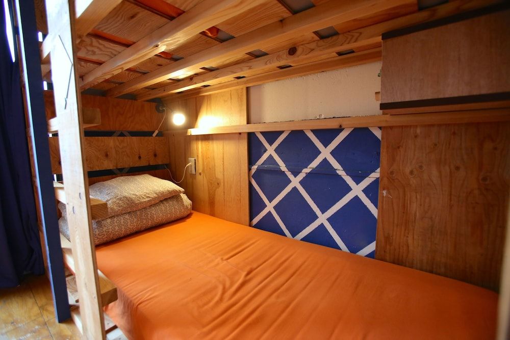 Yadoya Guest House Orange - Hostel Economy Shared Dormitory (Male and Female Guest Mixed) 2