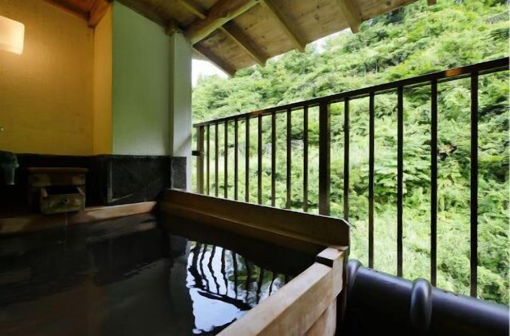 Japanese Traditional Room, 8 Tatami with Open Air Bath (MATSU)