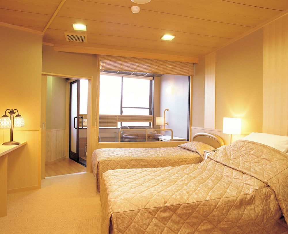 [Non-smoking] Japanese-Western style room with lakeside bath