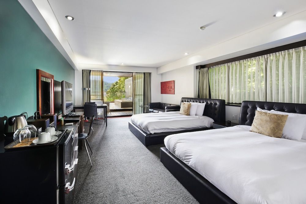Modern Twin Room with open-air bath (65sqm)