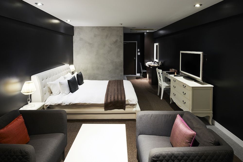 Modern Double Room (34sqm)
