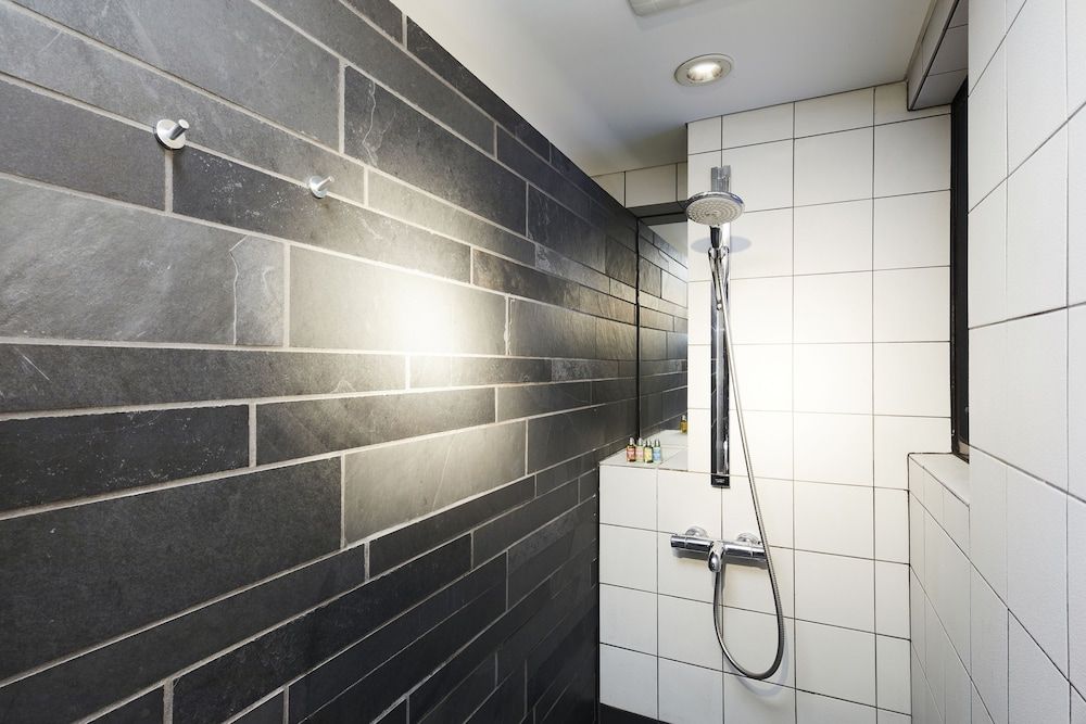 Modern Corner Double Room (43sqm)
