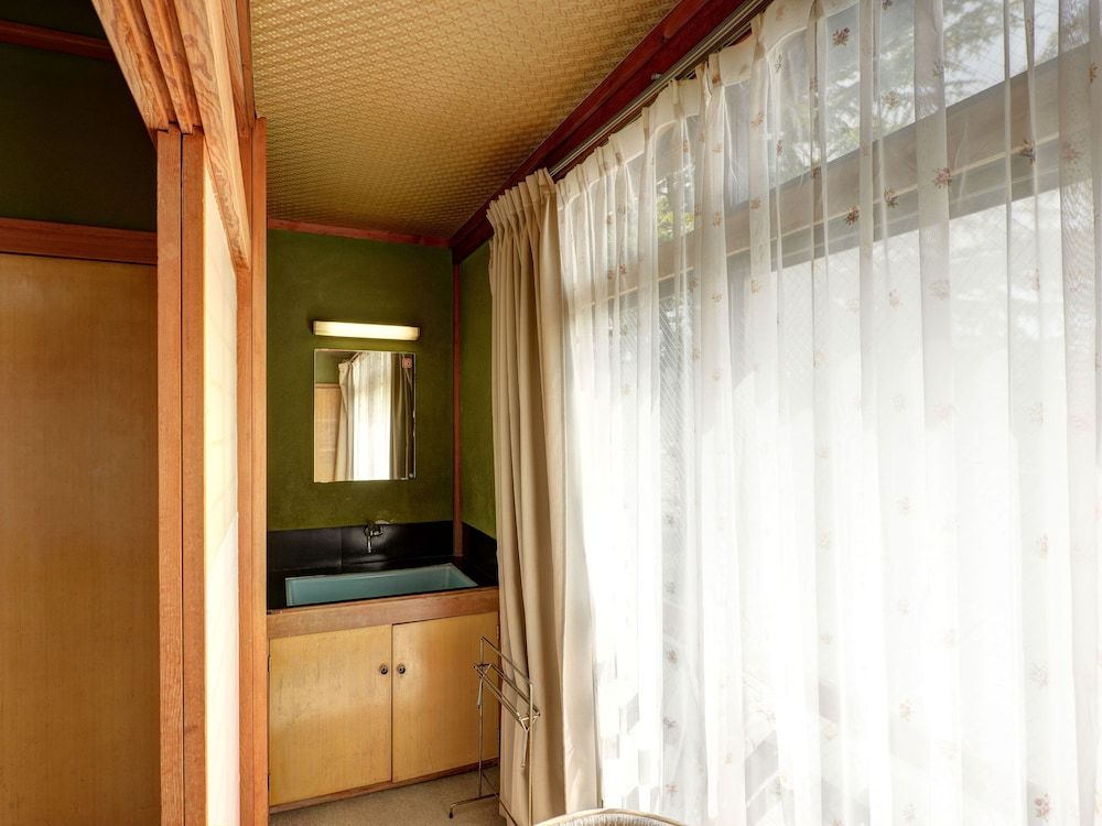 Japanese Room Limited to 1group per day (for 3-6 persons)