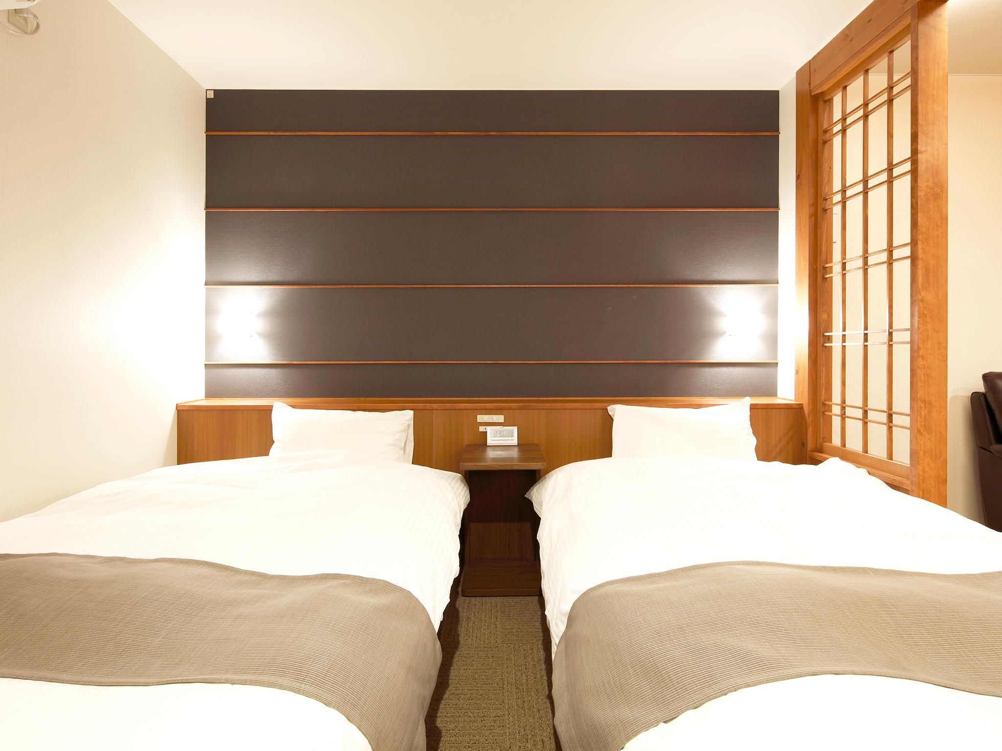 Deluxe Twin Bed B