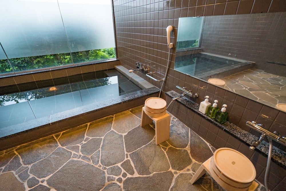 Anniversary Plan with Cake, Large Japanese Style Room "Aiiro" Check in by 19:30, Late out 11am