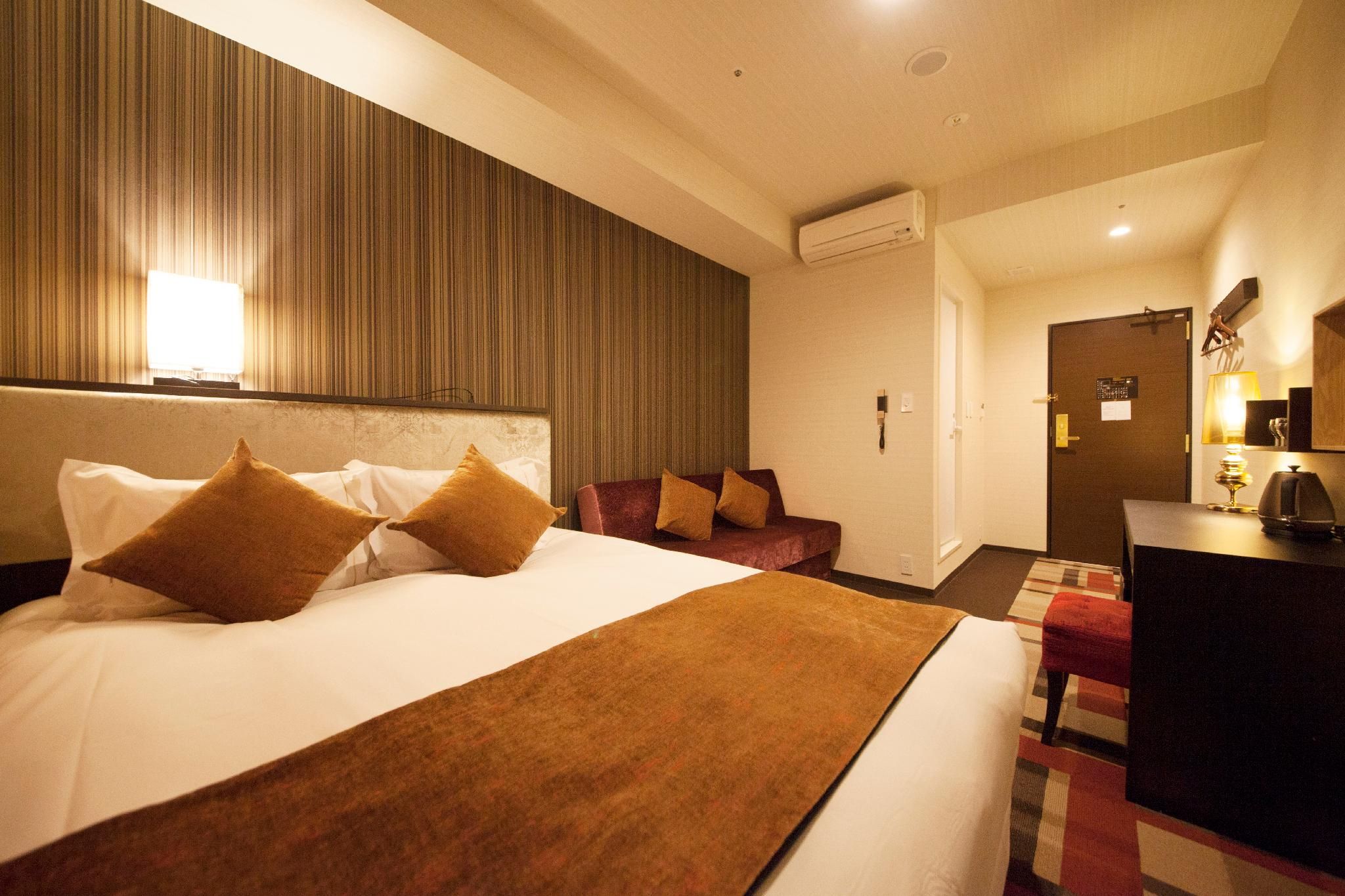 Standard Queen Room for 3 Adults with Sofa Bed - Smoking