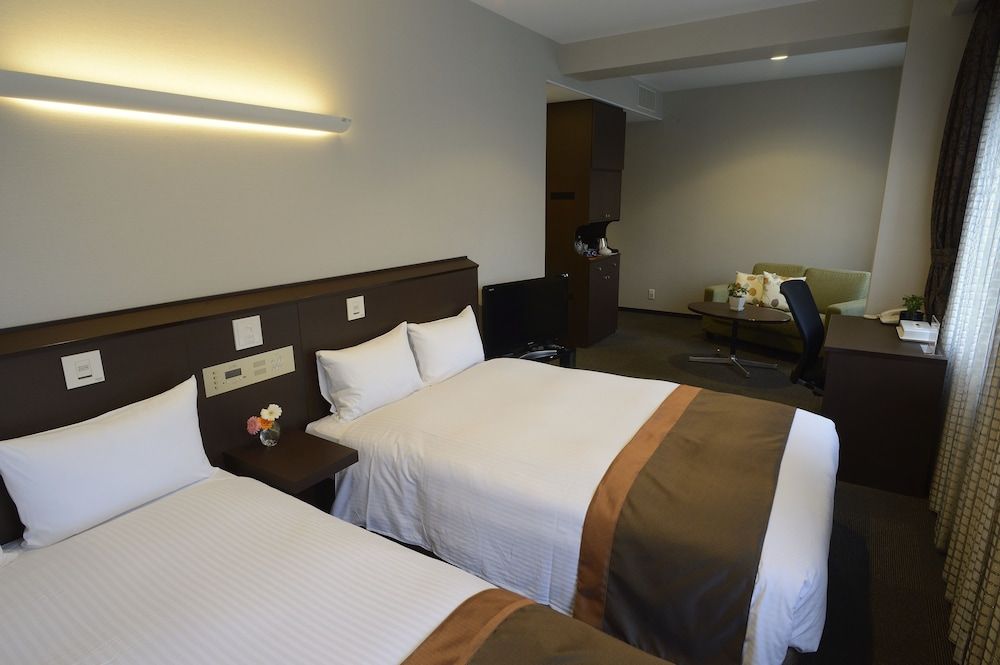 undefined Natural Hot Spring Midosuji Hotel 5