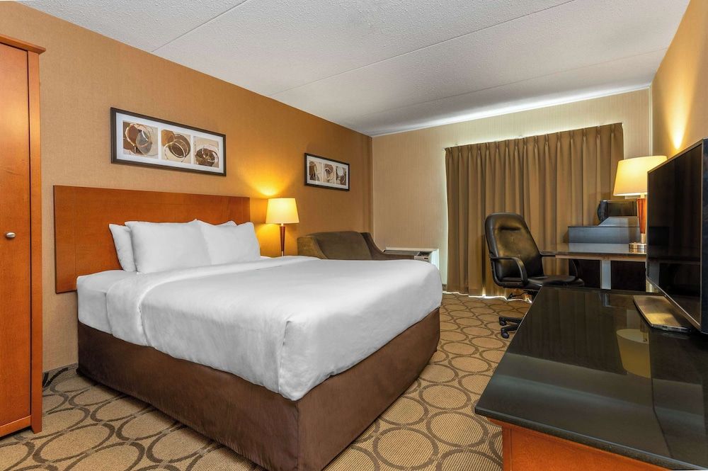 Standard Room, 1 Queen Bed, Non Smoking, Ground Floor