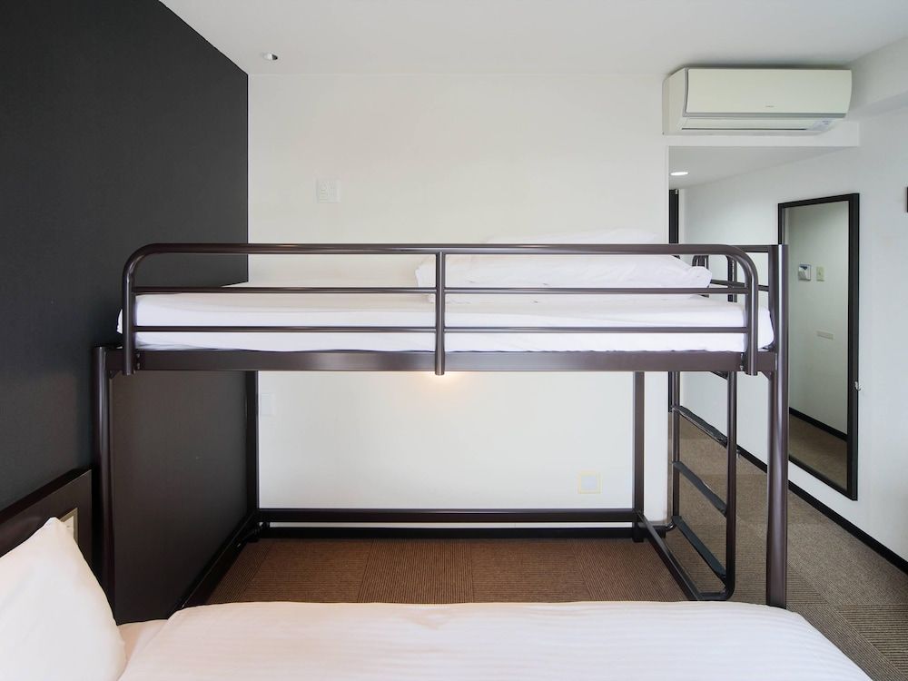 Standard Room, 2 single beds + 1 loft bed, Non Smoking