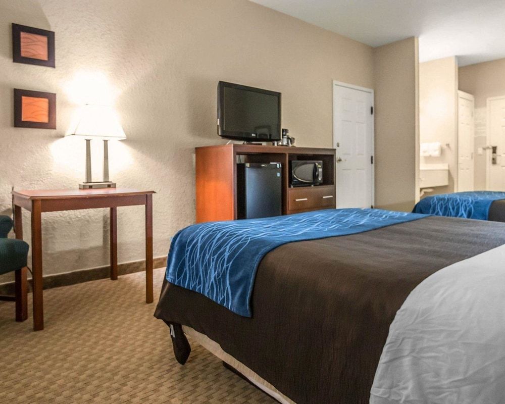 Standard Room, 2 Queen Beds, Non Smoking