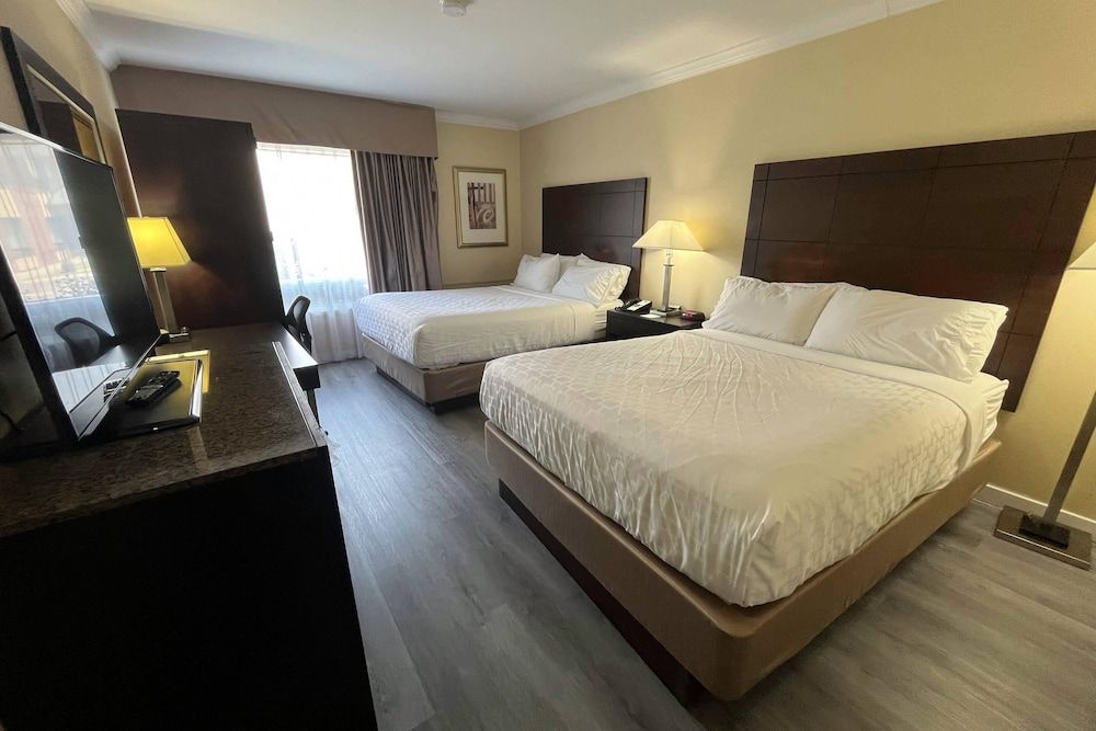Standard Room, 2 Queen Beds, Non Smoking
