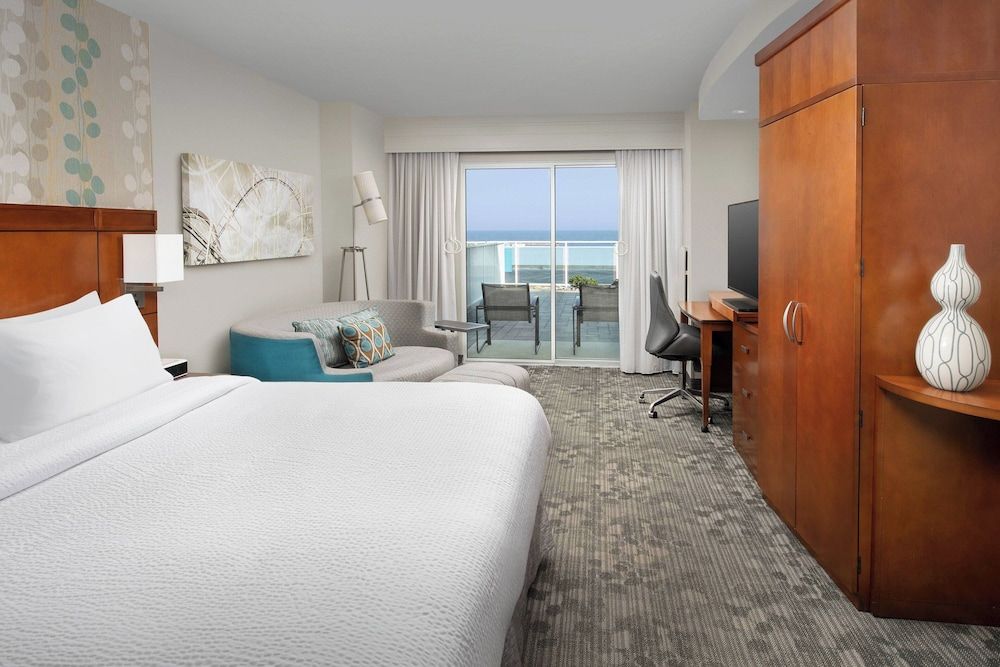 Room, 1 King Bed with Sofa bed, Oceanfront (Hearing Accessible)