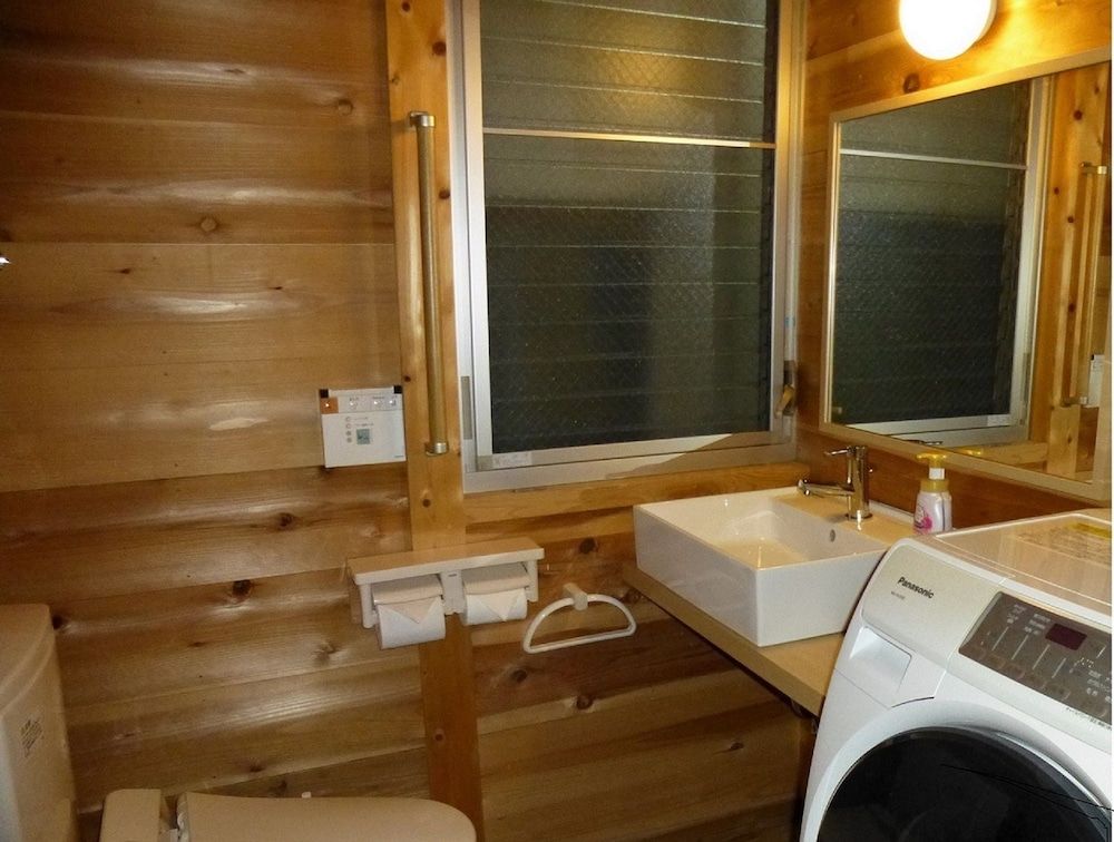 Deep Soaking Bathtub