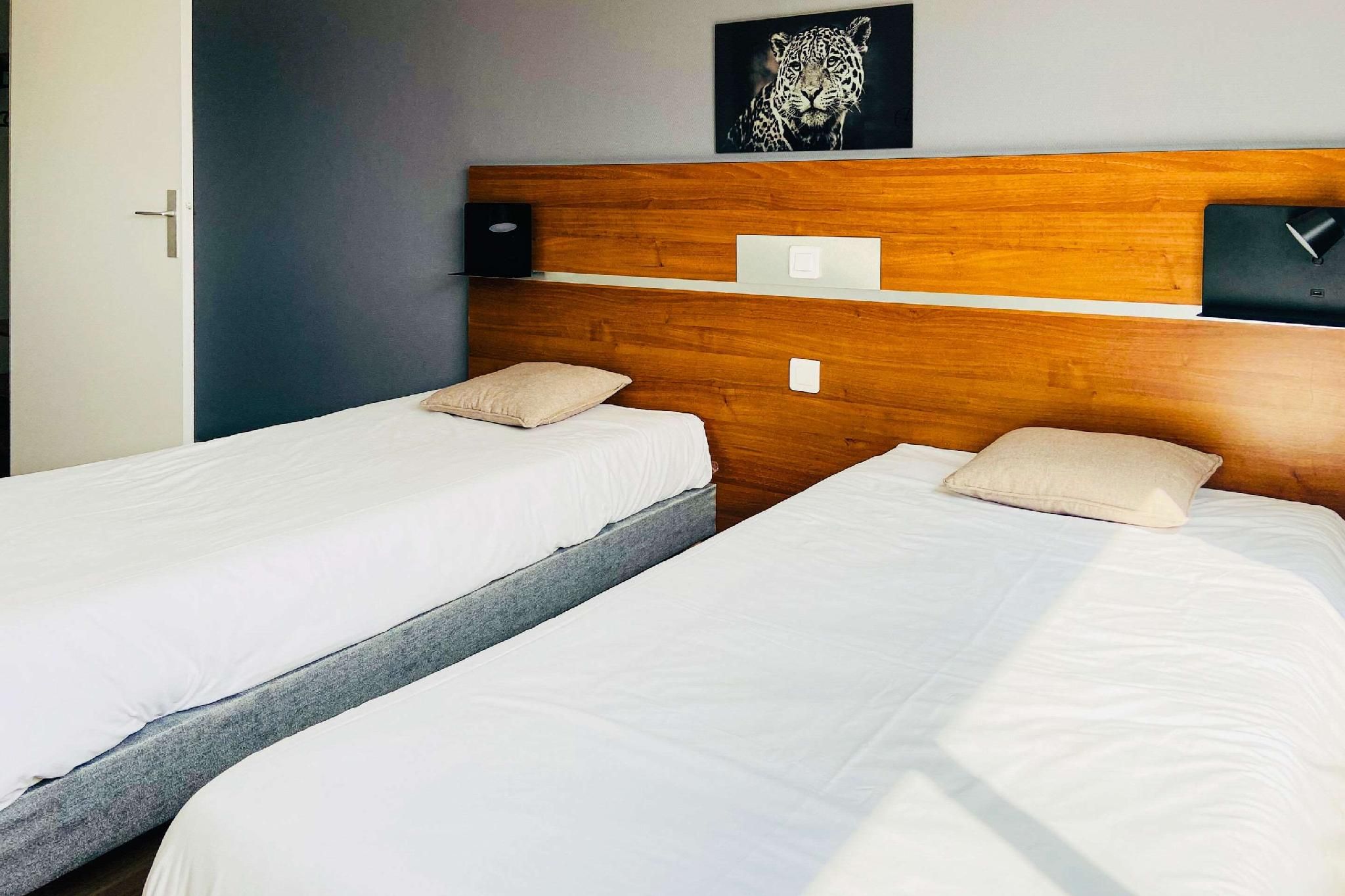 2 Single Beds, Efficiency, Nonsmoking, Accessible