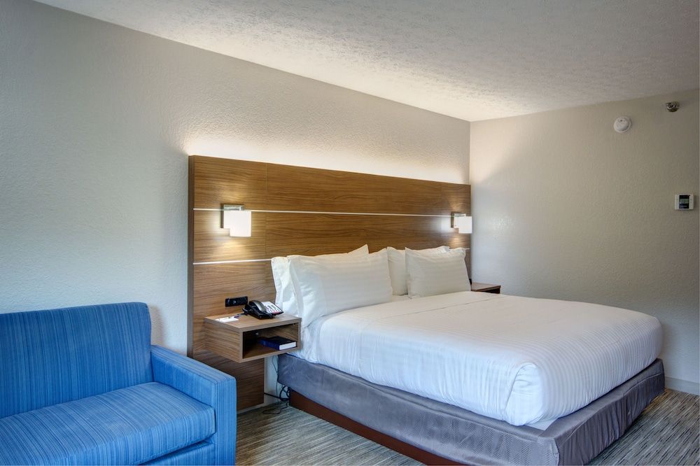 Standard Room, 1 King Bed with Sofa bed