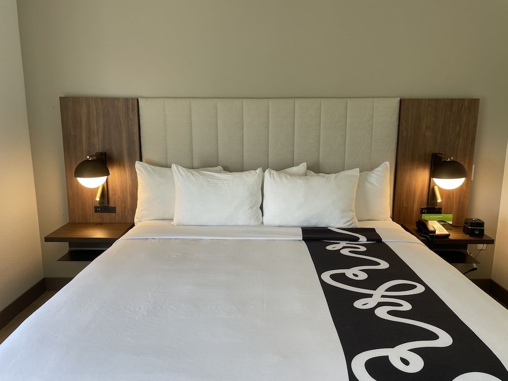 Suite, 1 King Bed, Accessible (Mobility,Hearing,Tub w/Grab Bars)