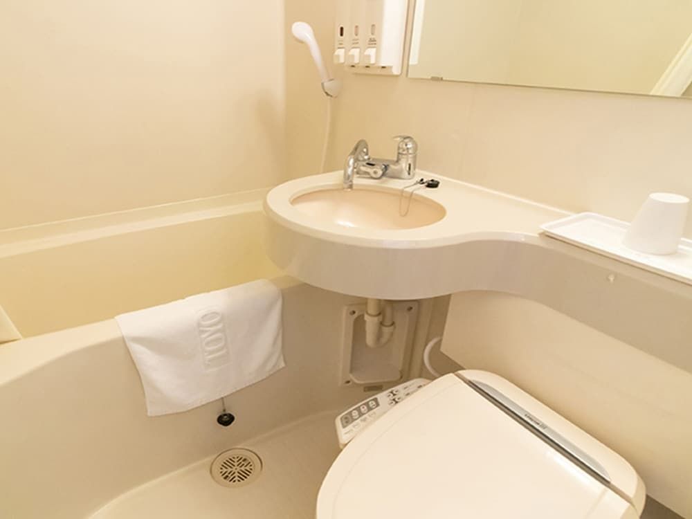 Toyoko Inn Tokyo Yamanote Line Otsuka Station Kita 2 Double Room, Non Smoking 5