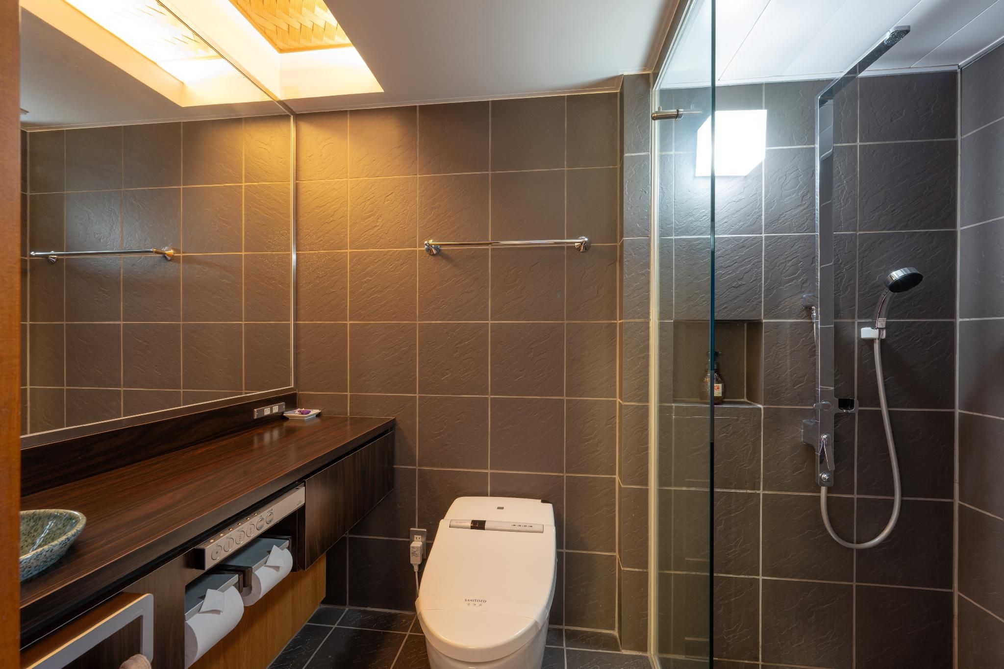 Japanese-Style Economy Room