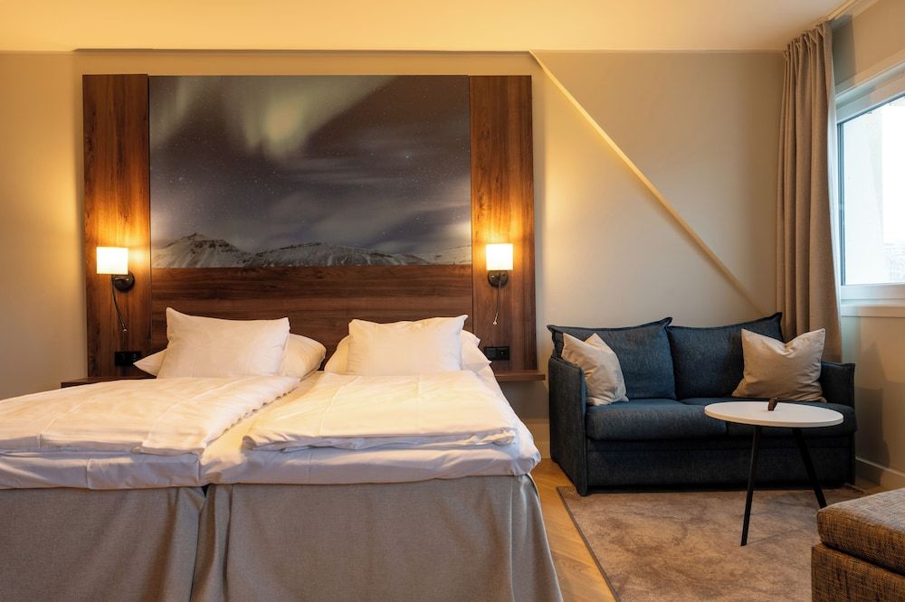 undefined Quality Hotel Saga 9