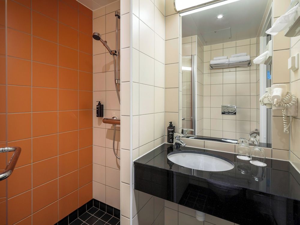 Quality Hotel Saga Double Room (Compact) 2