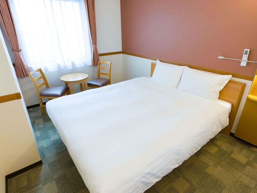 Toyoko Inn Hokkaido Tomakomai Ekimae Standard Double Room, Smoking