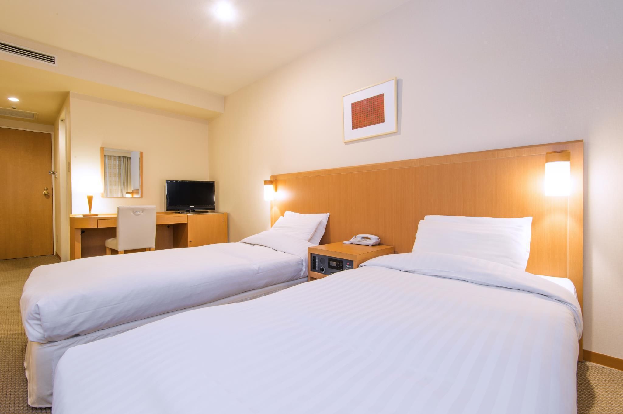 Standard Twin - Smoking