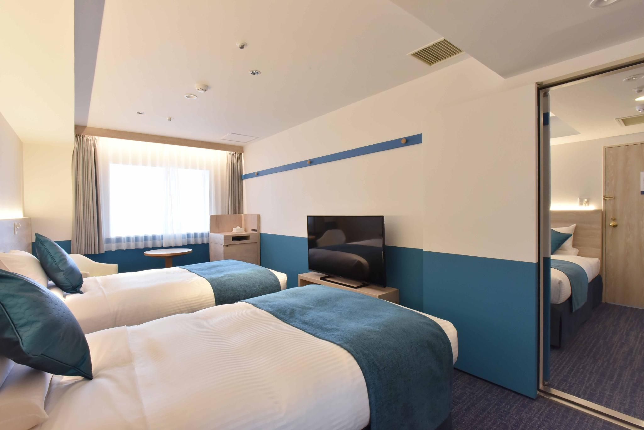 Connecting Room for 4 People - Non-Smoking