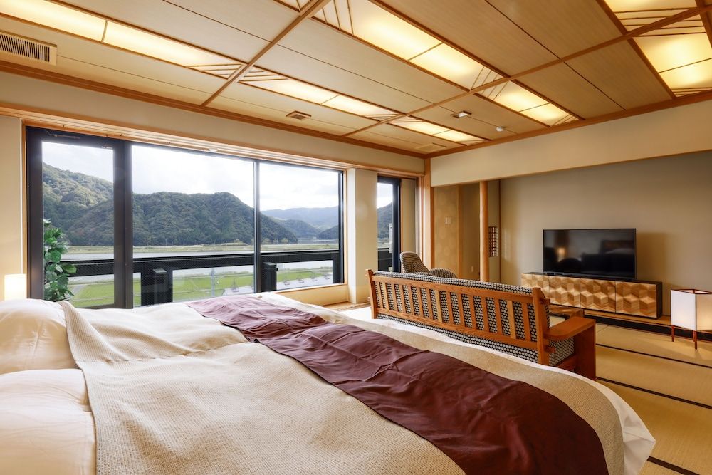 Japanese-Style Suite with Open-Air Bath (Room Only)